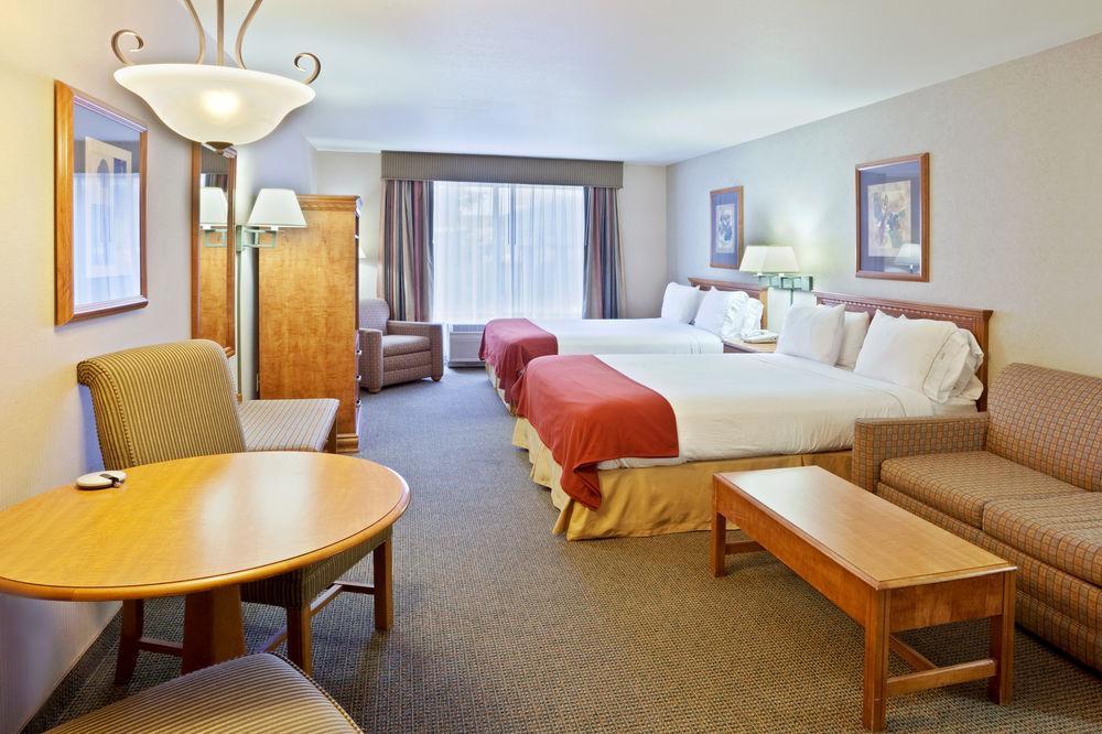 Holiday Inn Express Hotel & Suites Idaho Falls By Ihg Chambre photo